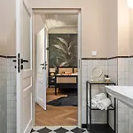 Fabel Am Zoo Апартаменты *